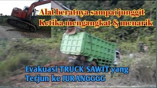 Detik" evakuasi TRUCK SAWIT yg terjun ke jurangggg