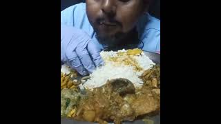 Eating Chicken Curry. fish and vegetables #shorts #ytshorts