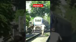 tertabrak kereta api apa jadinya. hampir tertabrak Allah melindungi nya