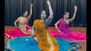 Sitting choreography : Shyama Aan milo : Aare Dwarpaalo : Sachet Parampara