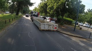 La bande cyclable, l'endroit rêvé pour déposer une benne sans autorisation