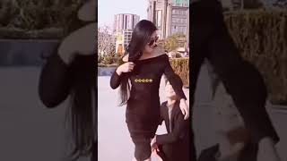 ضحك. البنات لما يشوفو حالهم على الشباب