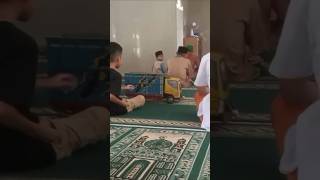 sebuah truck menerobos masuk kedalam masjid#shortvideo