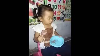 Malika comel dingin² makan ice cream 😨