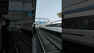 Ahmedabad - Mumbai Vande Bharat Skipping Maninagar Railway station.........