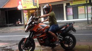 KTM 800cc sound. Denpasar, Bali, Indonesia