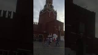 Красная площадь, Москва. Чу-чуть видем крест возле дома РФ☦️🇷🇺. (3 часть.)