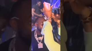 Davido’s Wife Chioma Sprayed Him 10 million naira in a night club #shorts #shortsfeed #shortsvideo