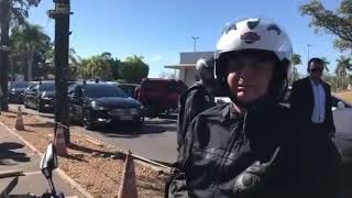 Presidente Bolsonaro curte passeio de moto no dia dos pais