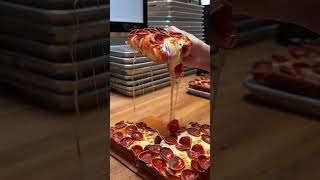 Pizza  #shorrts #viral #youtubeshorts #shortsfeed #food #foodie #cheese #burger