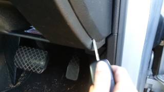 Audi A4 P6 / P7 fuse box location and fuse card