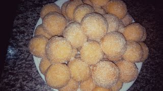 بكأس جوز الهند🥥 و بيضتين🥚  حضري 55حبة حلوى 🍪خفيفة و لذيذة