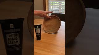 Virginia Boys Kitchens Cutting Board Cream und Butcher Block Conditioner