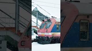 Train in snow fall #lovesong #song #romanticsong #kashmir #snowfall #kashmirheaven #love