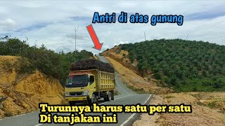 Kapal penyebrangan rusak, terpaksa lewat jalur lain