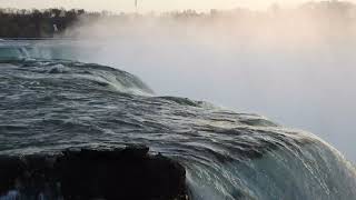 The Niagara Falls In A Close-up Video (@MAZING-25 )