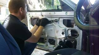 Замена стеклоподъемника ВАЗ 2110, 2111, 2112. Power Window Replacement. Ставим подъемник. #vseklevo