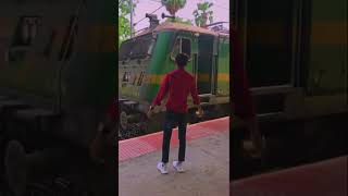 bheer me tanhayee me #shorts #aakibshaikh #railway #travel #sadstatus #viral