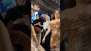 مين إللى عنده صحاب زى دول ويعملوا اللازم يوم الفرح .....💃💃❤