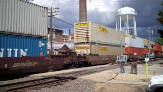 BNSF 1009 Flies Through Rochelle, IL. With a Sick Sky