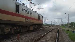 darbhanga secunderabad express skips Mandhar flat at 110kmph on a bad cloudy monsoon day.#wap7