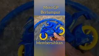 membersihkan mainan moto GP berlumpur #shorts #viral  #membersihkanmainan #mencarimainan