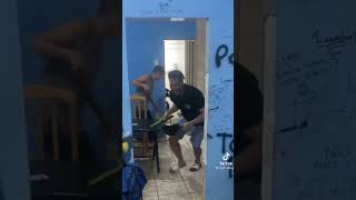 É macho até ver um rato! 🤣🤣🤣🤣