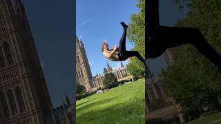 Tricking on the grass has to be done #stunts #tricking #trickingcombo #flip #parkourfreerunning