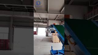 Climbing loading and unloading truck with Extensible Roller Conveyor