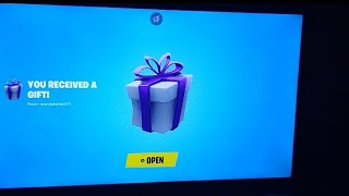 Someone sent me a gift! #itemshop ✅ our maps & subscribe for chance at gift #epicparter #fortnite