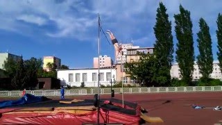 460 pole vault 8 steps