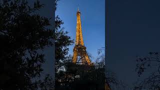 Torre Eiffel brillando