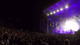 Slightly stooped ~ Till it gets WeT Berkeley ca Greek Theater 2016