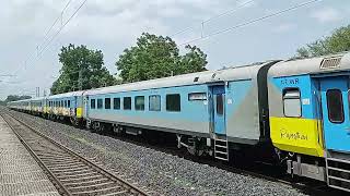 Train No. 12009/10 Mumbai Central – Gandhinagar Capital Shatabdi Express with Vistadome coach