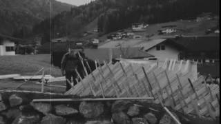 "HOLLARITIÖÖÖ!" - Brixentaler Schredlzaun wird bei den Alpegg Chalets errichtet