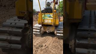 Bulldozer at work ||Bulldozer actoin