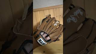 Cool new pitching glove 😁