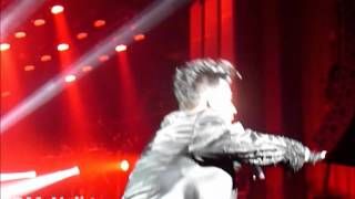 Queen + Adam Lambert - Another One Bites The Dust @HMV Apollo Hammersmith - LONDON 07.14.12