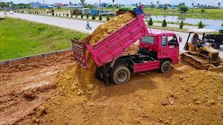 Incredible Start The New Project Landfills Lowland, Mitsubishi Dozer Pushing and 5T Truck Uploading.