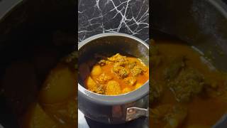 Chicken curry in pressure cooker #youtubeshorts #food #recipe