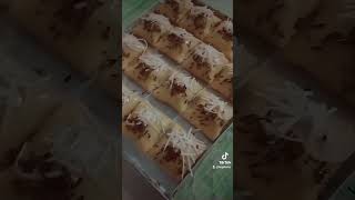 jualan bolen pisang keju cokelat