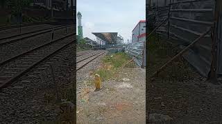 Kereta Api Lokal Garut-Cibatuan baru saja tiba di st Garut