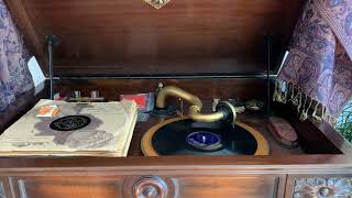 "Gigue Contre Danse" by Tommy Duchesne on Starr 16401 played on a ca. 1926 Victrola 8-30X Credenza