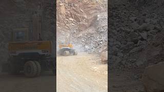 Volvo Excavator Under Huge Landslide 💁‍♂️🙆‍♀️🤷🏼‍♂️😮 #hardwork #automobile #smalljawcrushers