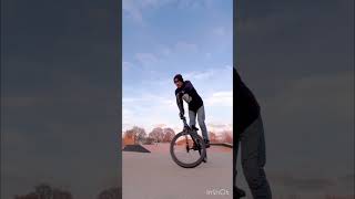 Bmx Infinity Roll to Oppo Rocket Truckdriver! 👊🔥💯 #ridebmx #bmxing #flatland #bmx #stunt #tricks