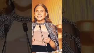 لحظة تكريم أفضل ممثل سينمائي من حفل joy awards ياترى مين..❤❤💥