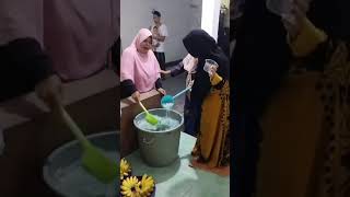 HIDANGAN ES CAMPUR SUSU DI OBOK OBOK IBU IBU