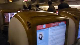 Clase Business inside boeing 777 300 emirates