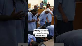 ‼️In San Quentin State Prison, incarcerated men FLOODED the altar to KNEEL BEFORE GOD! #jesussavedme