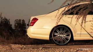 Mercedes Benz S550 on 22 Vossen